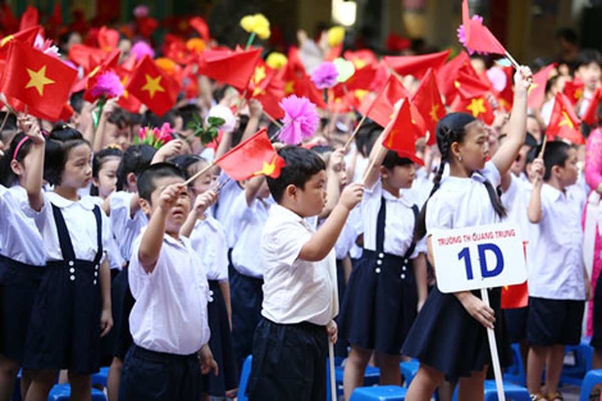 Danh hai Xuan Bac dua con trai di khai giang-Hinh-3